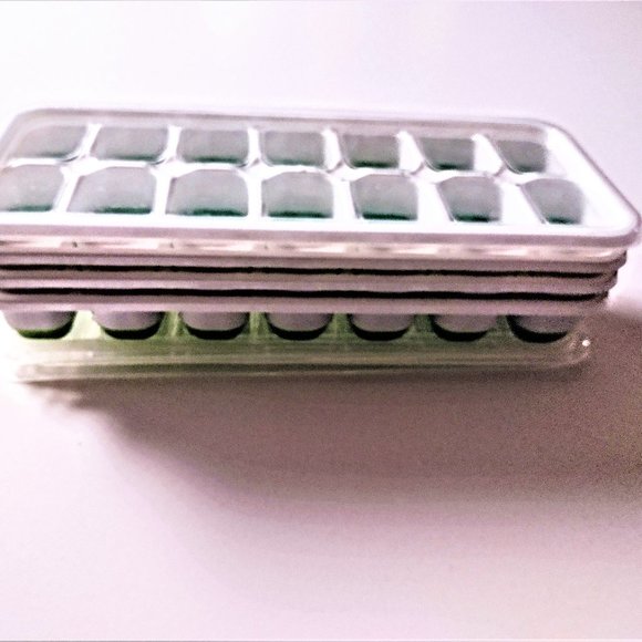 Silicone Ice Cube Freezer Trays ~ LIME ~ Set 4 Stack Trays w/Snap Lids ~ Durable - Picture 9 of 11